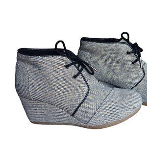 EUC Toms Desert Wedge Lace Up Ankle Bootie Tweed Linen Metallic sz 8